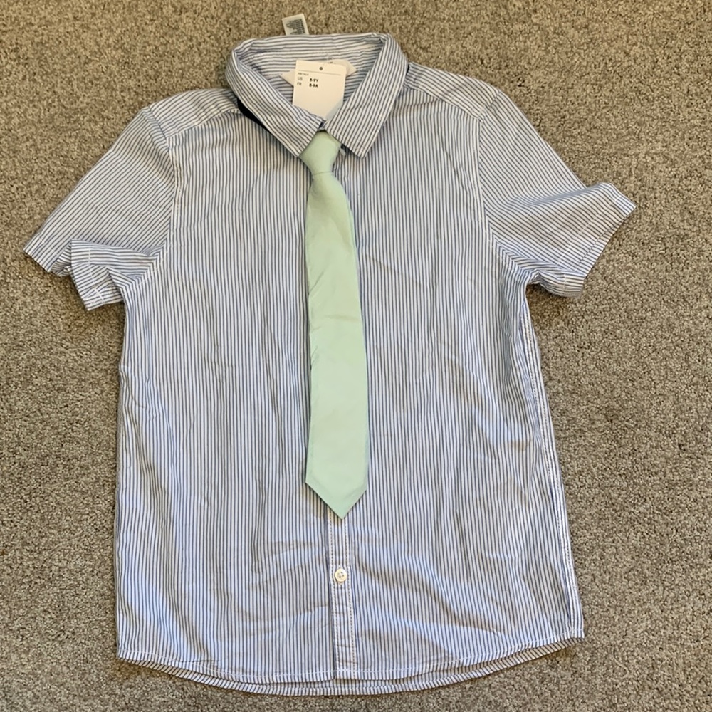 H&M Boys Short Sleeve Shirt with Tie in Size 8-9